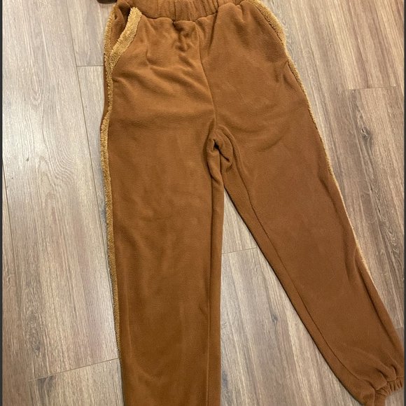 2-piece outfit, jacket top and pants size s/m - Picture 3 of 5